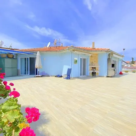 Villa Ruime Woning Aan Zee Didim